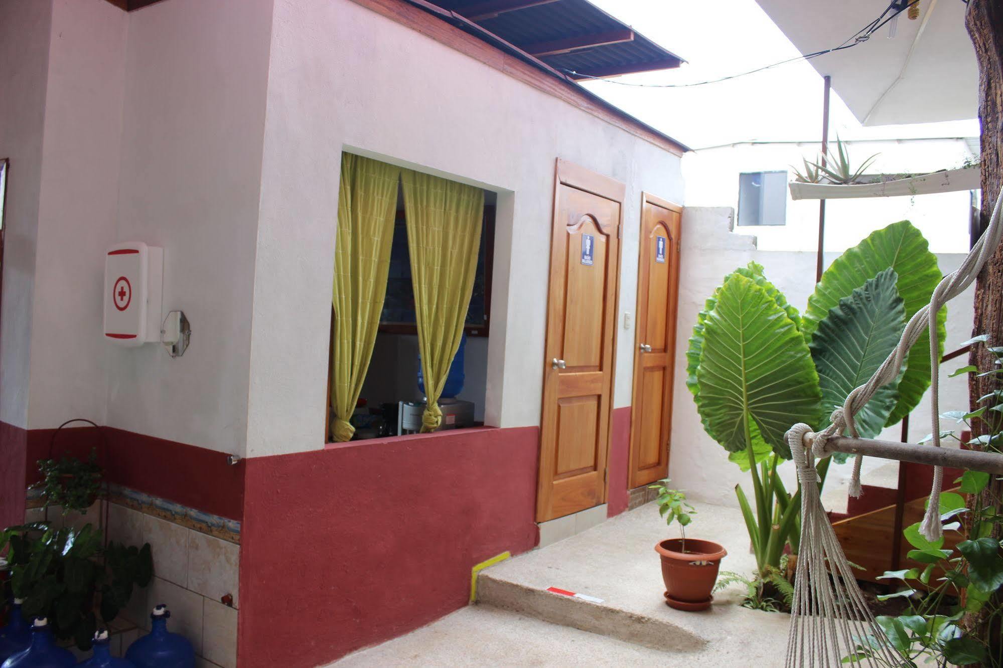 Galapagos Best Hostel Puerto Ayora  Esterno foto