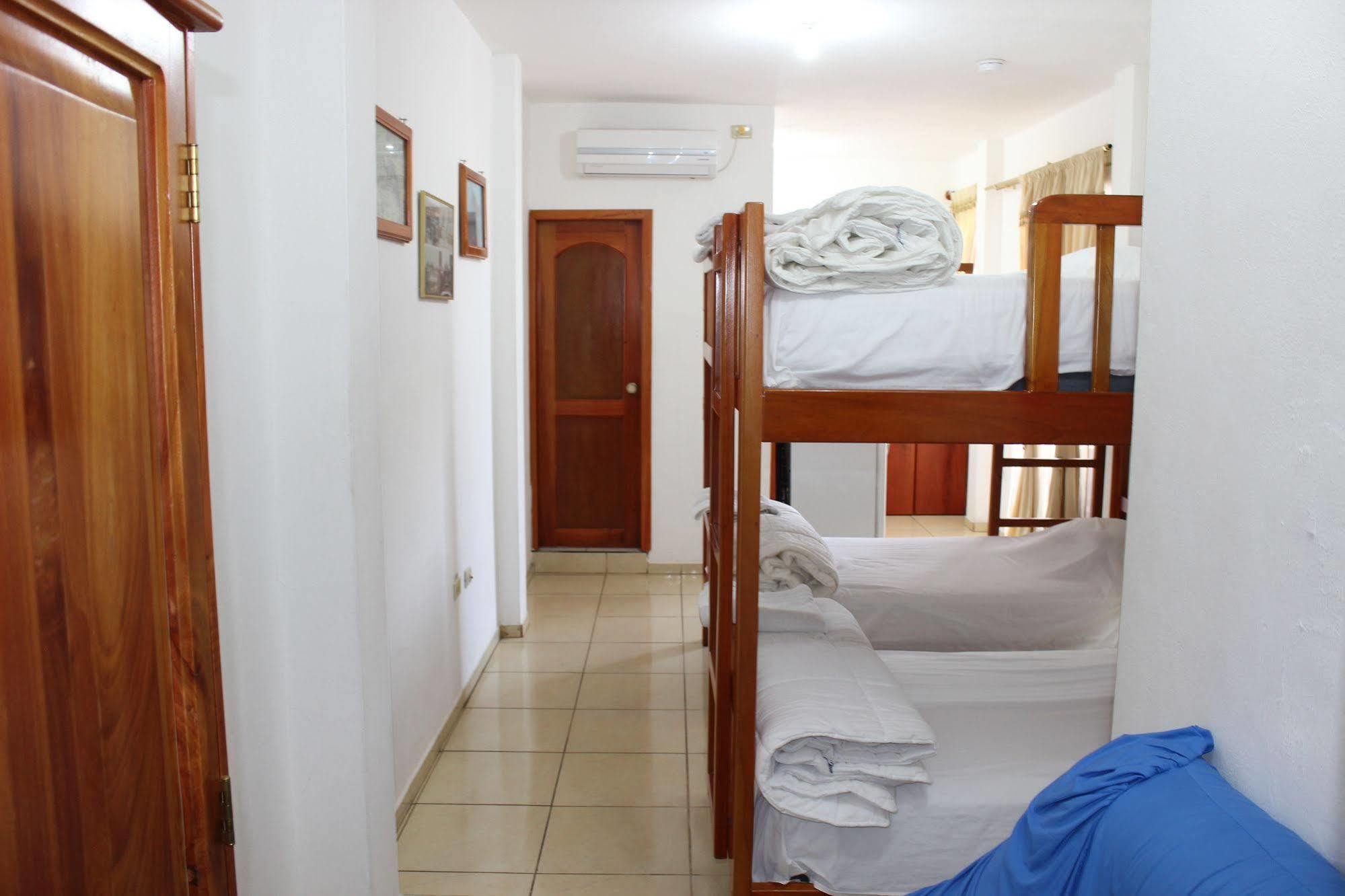 Galapagos Best Hostel Puerto Ayora  Esterno foto